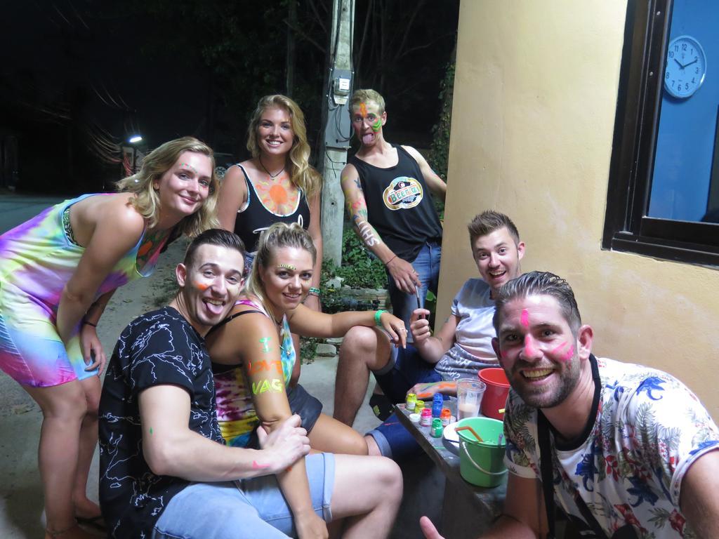 Sleep Tight Hostel At Koh Phangan Haad Rin Exterior foto